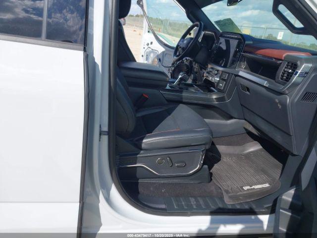 Ford F-150 Lariat Image 13