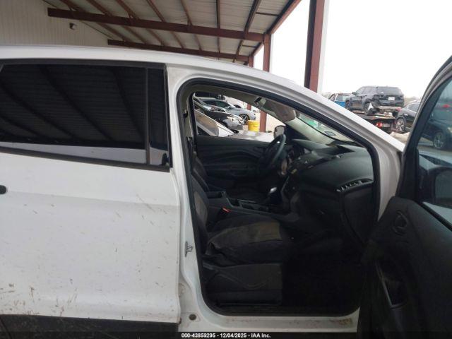 Ford Escape S Image 3