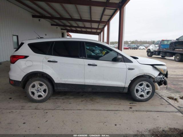 Ford Escape S Image 7