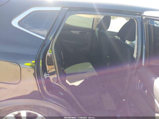 Nissan Rogue S Awd Xtronic Cvt Image 3