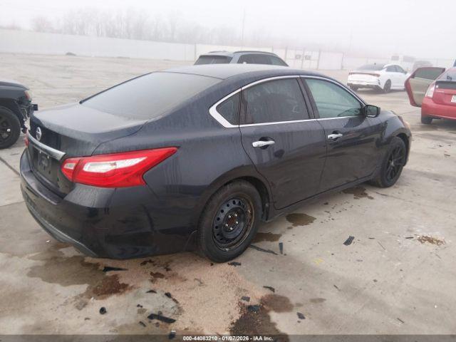 Nissan Altima 2.5 S Image 3