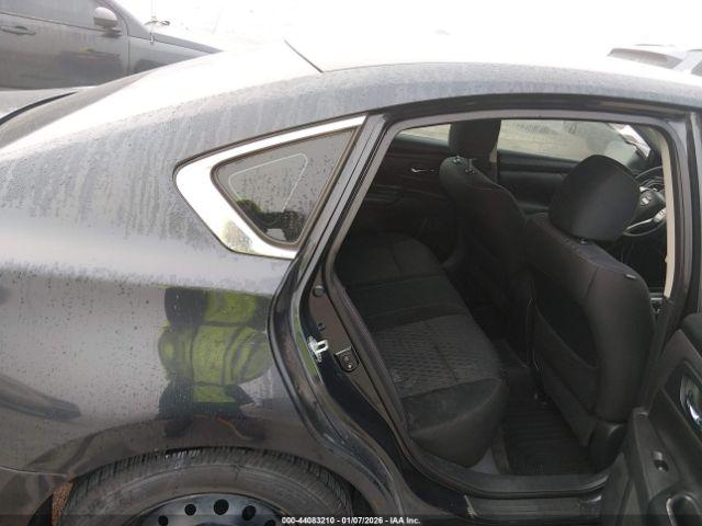 Nissan Altima 2.5 S Image 8