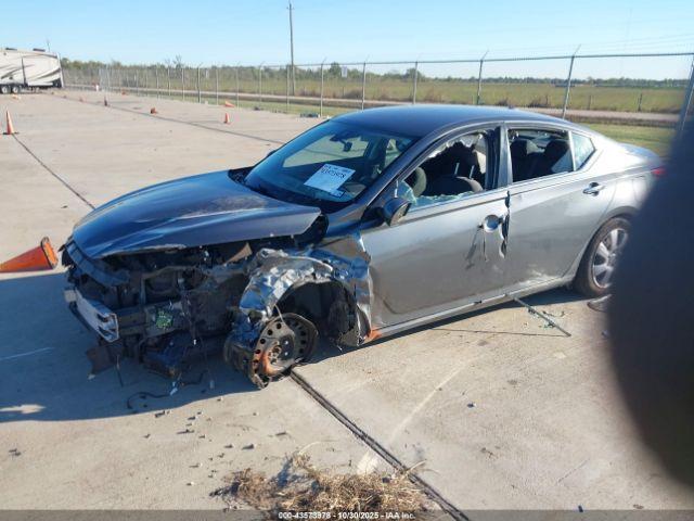 Nissan Altima Sv Fwd Image 8