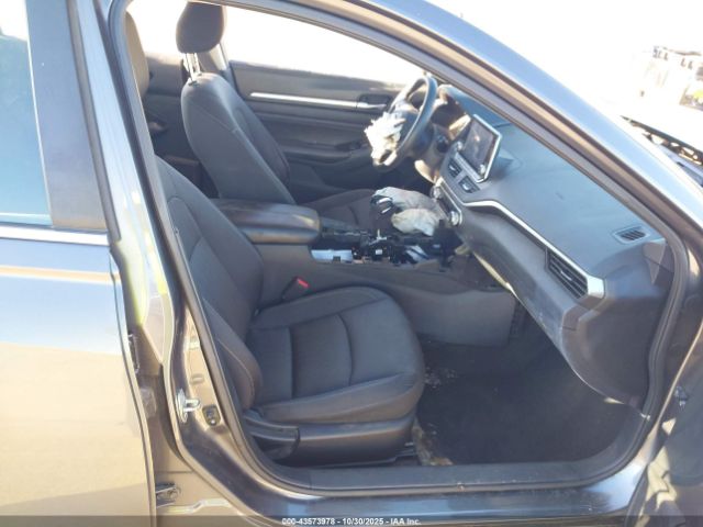 Nissan Altima Sv Fwd Image 11