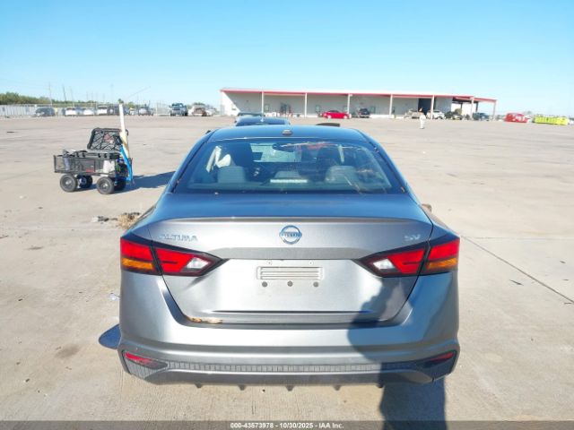 Nissan Altima Sv Fwd Image 3