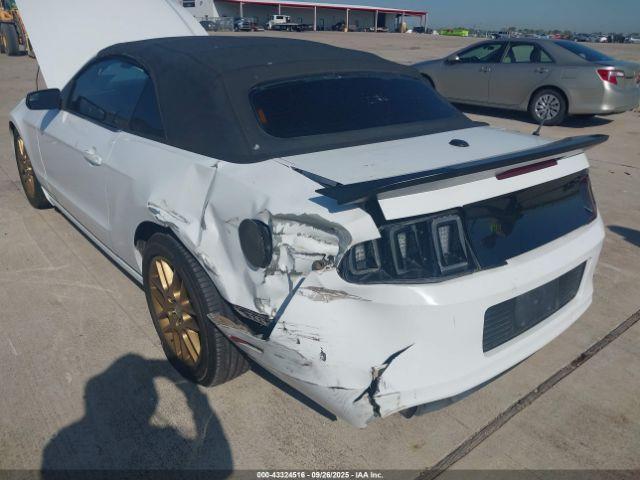 Ford Mustang V6 Premium Image 6