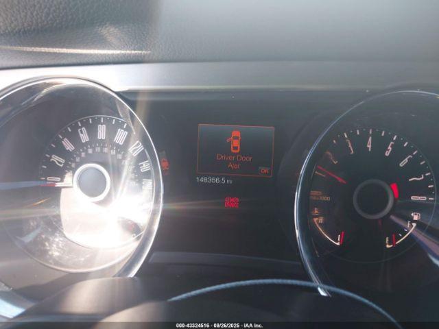 Ford Mustang V6 Premium Image 10