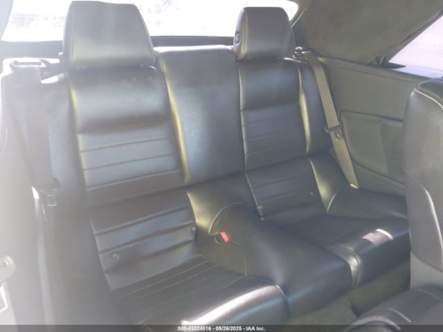 Ford Mustang V6 Premium Image 7