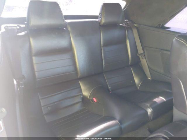 Ford Mustang V6 Premium Image 7