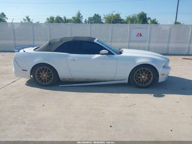 Ford Mustang V6 Premium Image 12