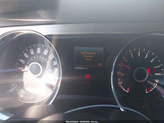 Ford Mustang V6 Premium Image 3