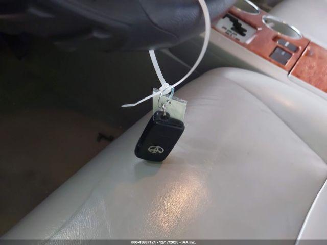 Toyota Highlander Limited V6 Image 13