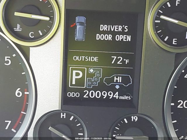 Lexus LX 570 Image 14