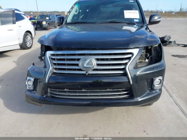 Lexus LX 570 Image 8