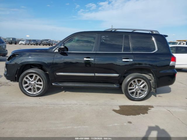 Lexus LX 570 Image 13