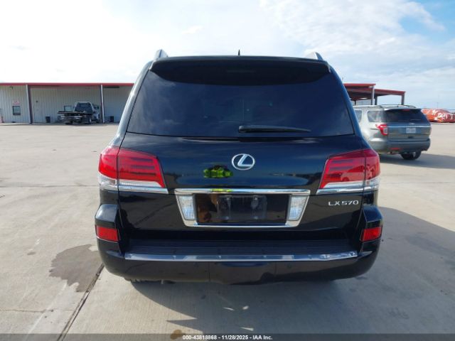 Lexus LX 570 Image 2