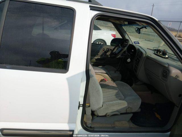 Chevrolet Blazer Ls Image 4