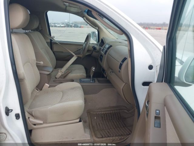 Nissan Frontier Le Image 4