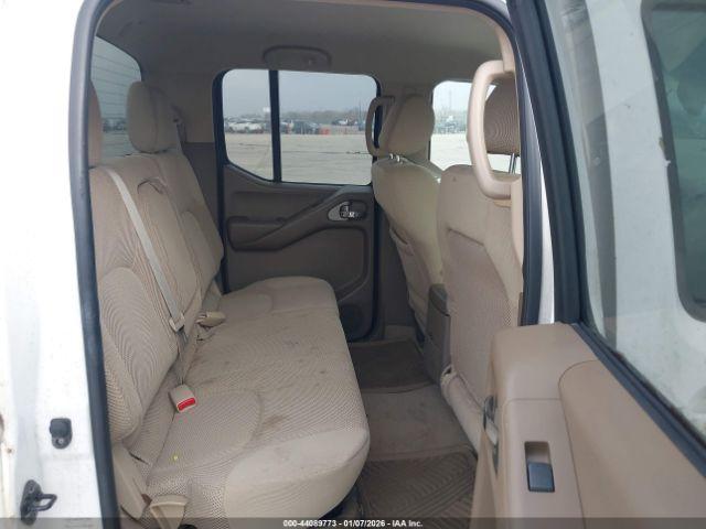 Nissan Frontier Le Image 8