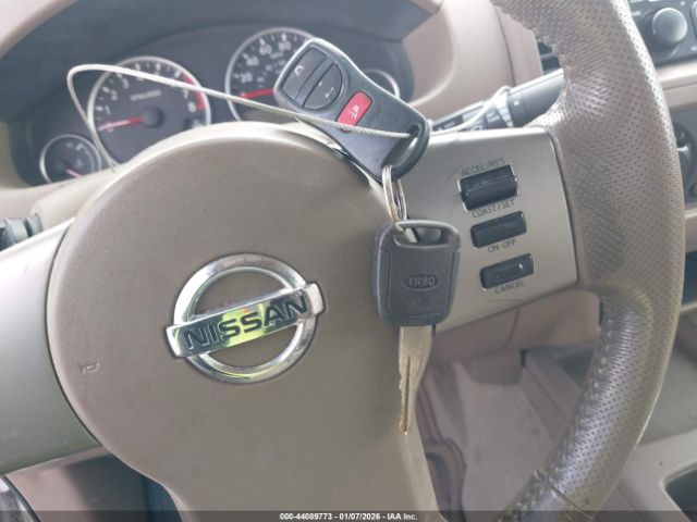 Nissan Frontier Le Image 10