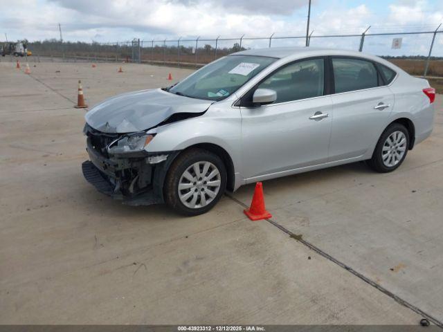 Nissan Sentra S Image 3