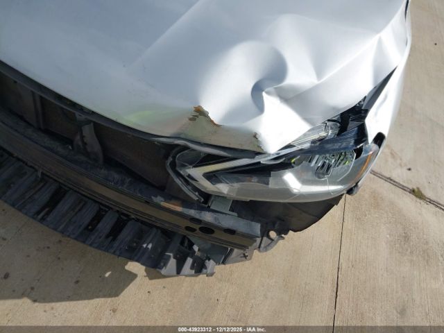 Nissan Sentra S Image 9