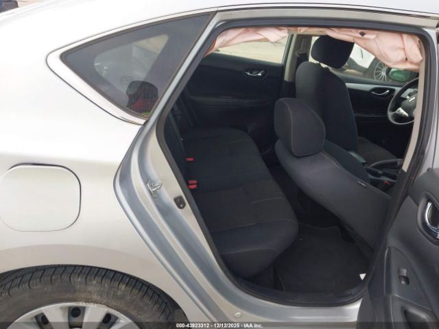 Nissan Sentra S Image 12