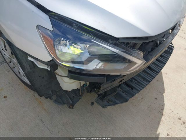 Nissan Sentra S Image 2