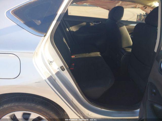 Nissan Sentra S Image 8