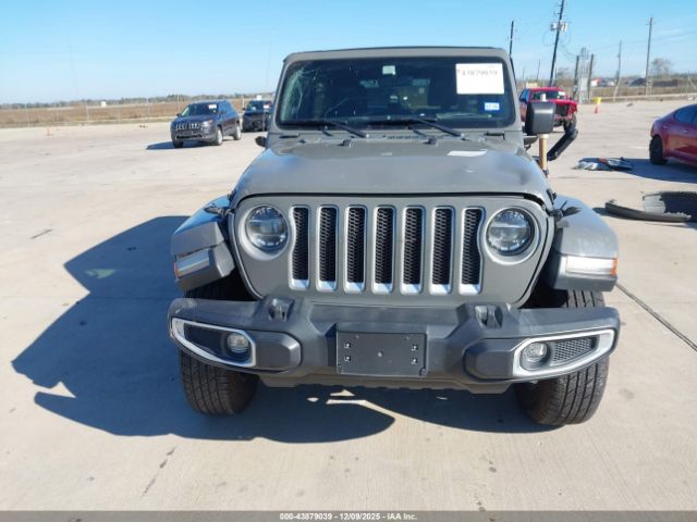 Jeep Wrangler Sahara 4x4 Image 16