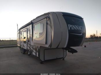  Salvage Jayco Pinnacle