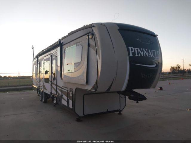  Salvage Jayco Pinnacle