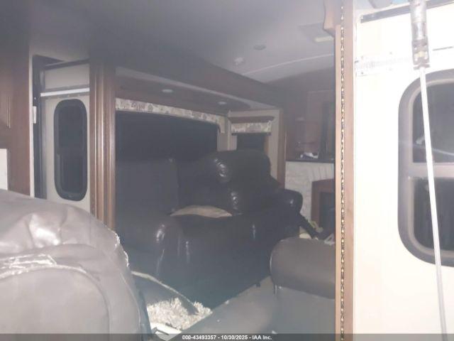 Jayco Pinnacle Image 2