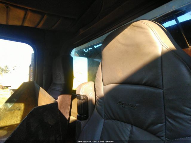 Peterbilt 378 Image 10