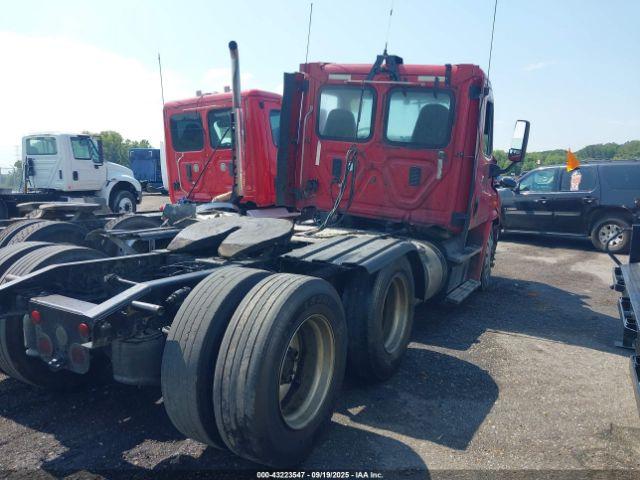Freightliner Cascadia 113 Image 15