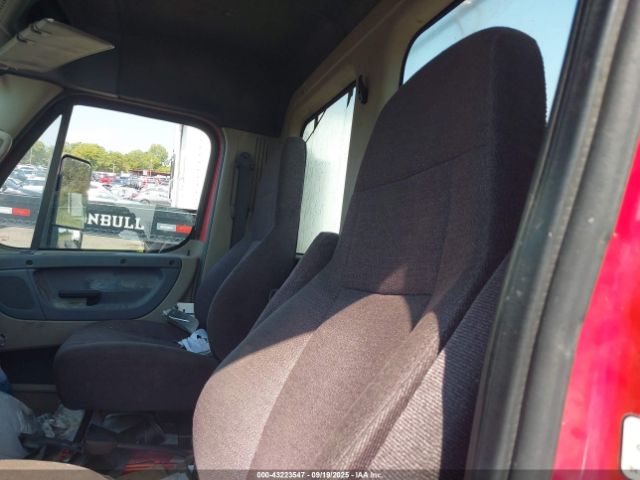 Freightliner Cascadia 113 Image 7