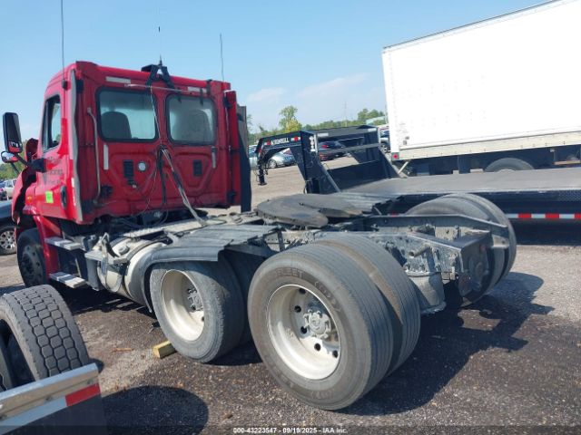 Freightliner Cascadia 113 Image 5