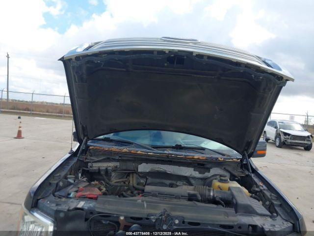 Ford F-150 Lariat Image 8