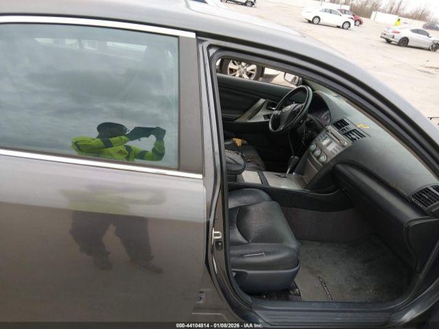 Toyota Camry Se V6 Image 8