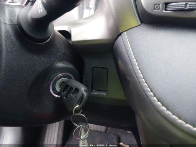 Toyota RAV4 Xle Image 10