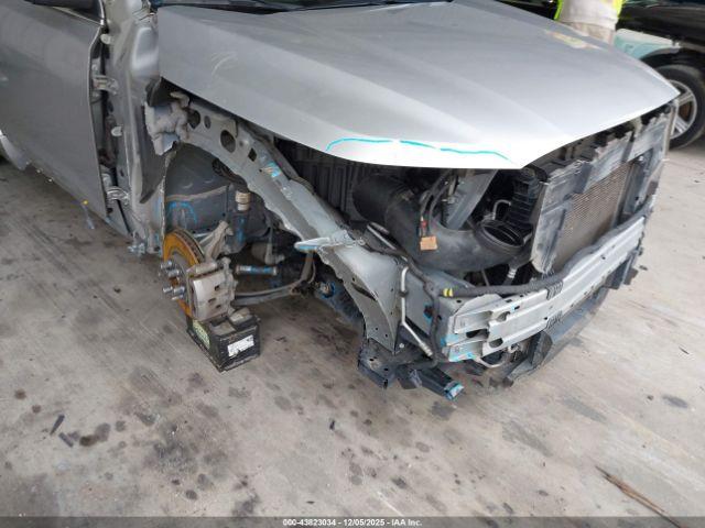 GMC Acadia Denali Image 6