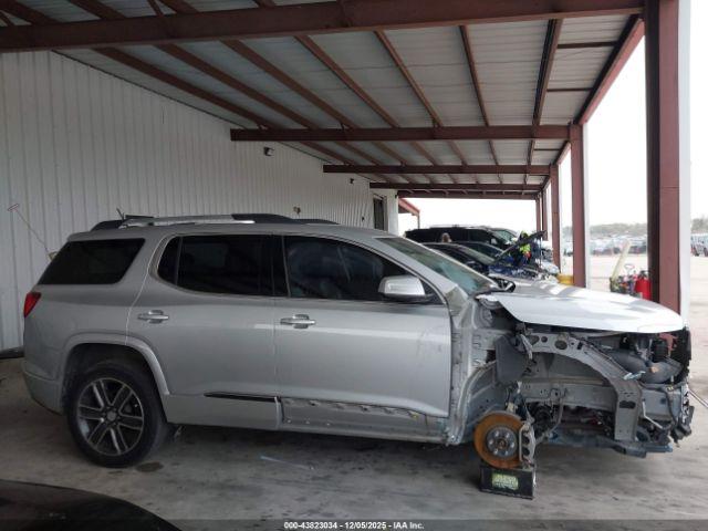 GMC Acadia Denali Image 2
