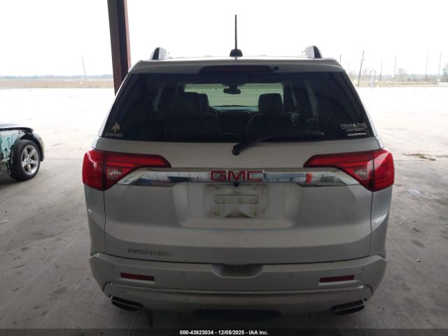 GMC Acadia Denali Image 3