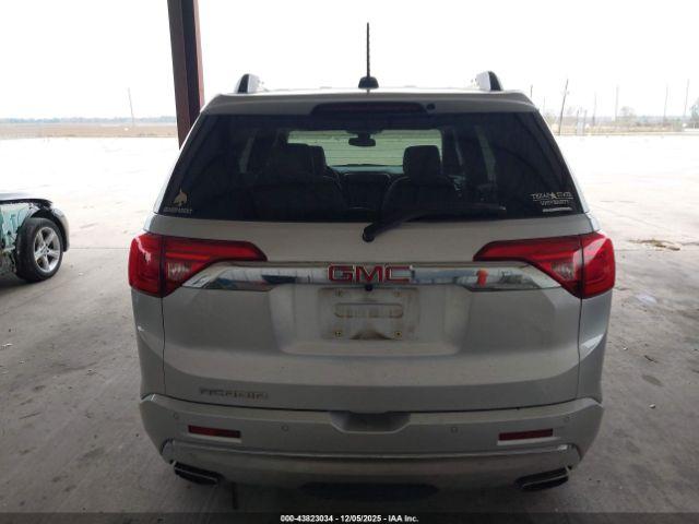 GMC Acadia Denali Image 3