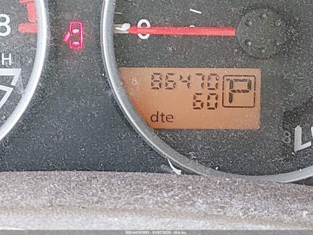 Nissan Frontier Le Image 8