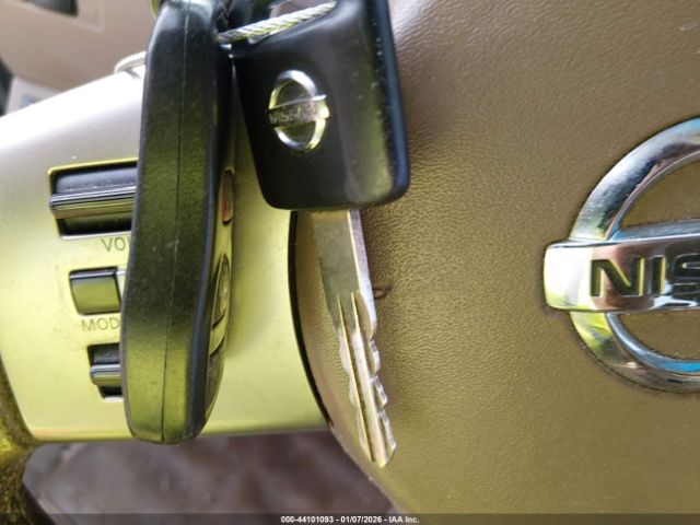 Nissan Frontier Le Image 5