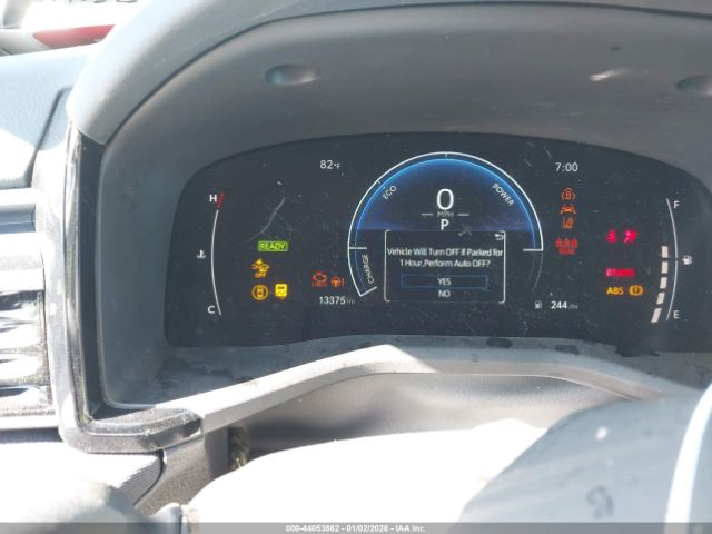 Toyota Camry Le Image 11