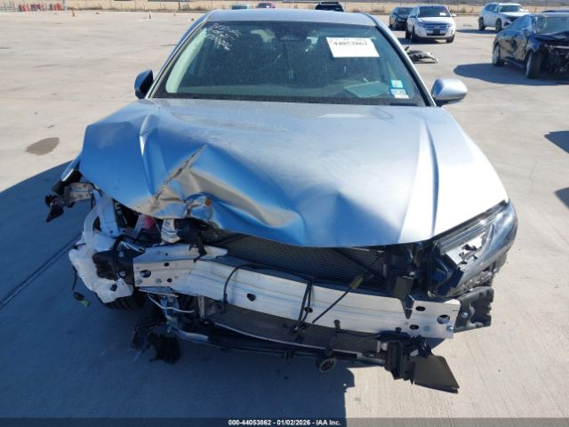 Toyota Camry Le Image 15