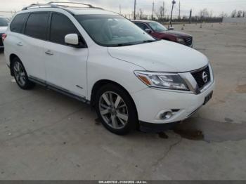  Salvage Nissan Pathfinder