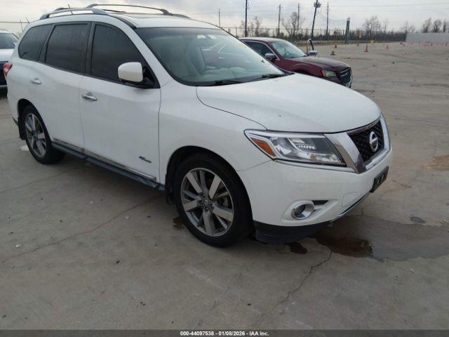  Salvage Nissan Pathfinder